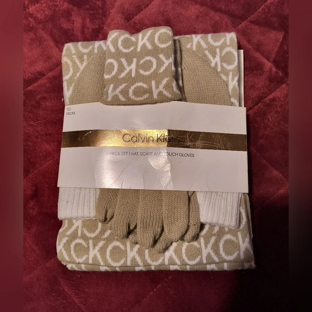 Calvin Klein Tan and White Scarf and Glove Set - Picture 1 of 1